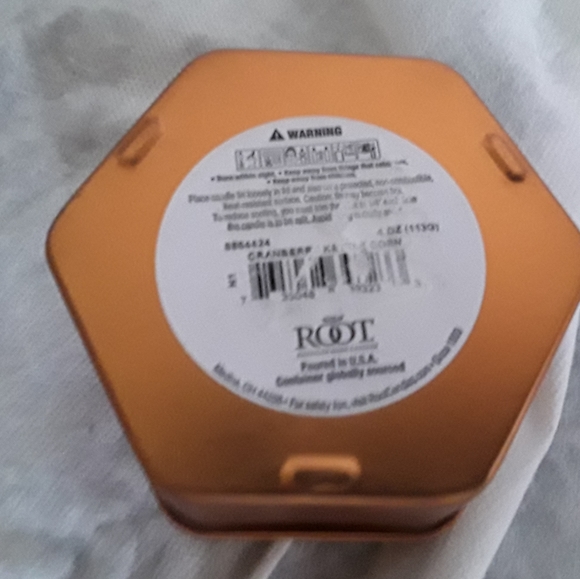 ROOT Cranberry Kettle Corn Beeswax Candle New - Picture 2 of 6